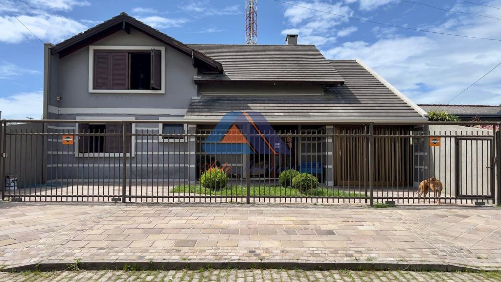 Casa/Sobrado 03 Dormitório